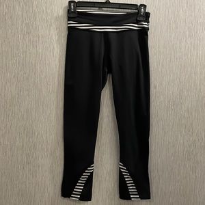 Lululemon Run: Inspire Crop II, Black white/black, Sz 4 P54